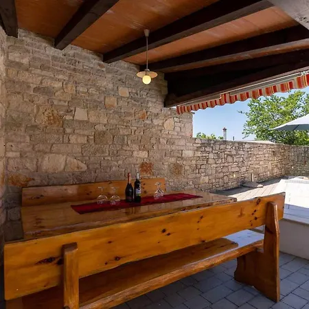 Zaneta Holiday home