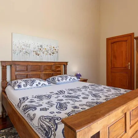 Zaneta Holiday home Vosteni